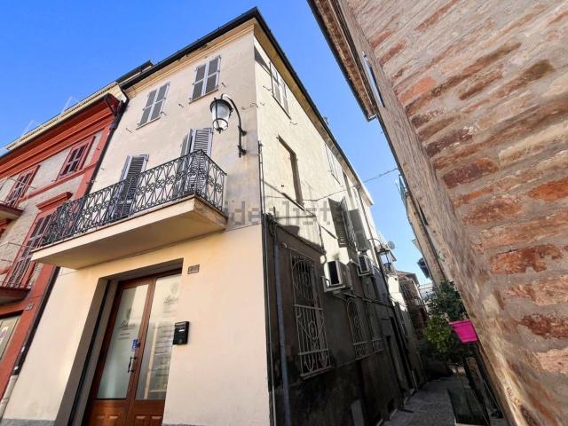 Villetta indipendente in vendita di 220 m² in Vicolo del Tamburo, 2