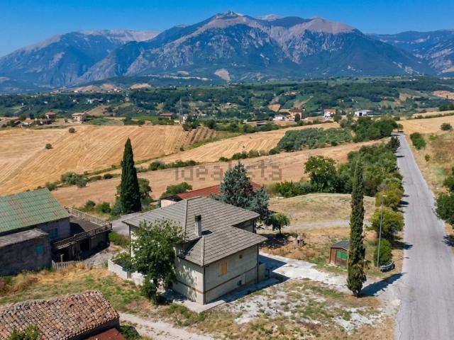 Villetta indipendente in vendita di 220 m² in Contrada Ascigno, 1