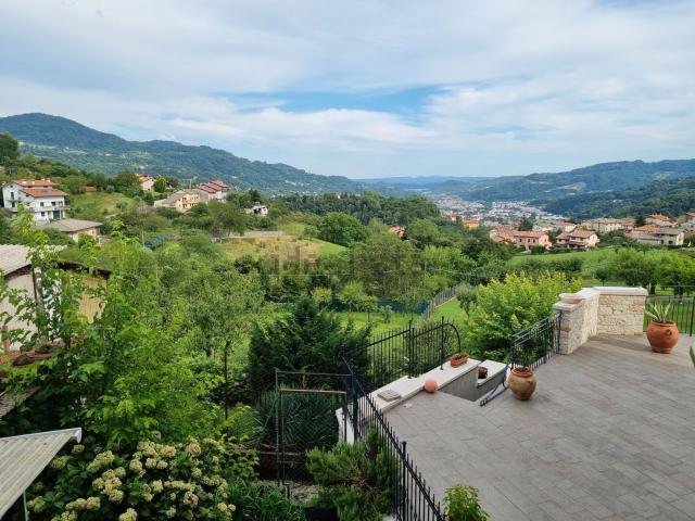 Villetta indipendente in vendita di 220 m² in Contrada Cremenzi