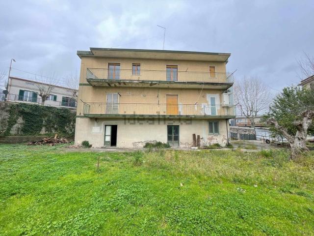 Villetta indipendente in vendita di 220 m² in Corso Mazzini