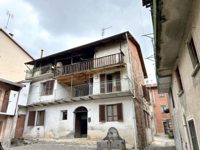 Villetta indipendente in vendita di 220 m² in Frazione Pratrivero, 226