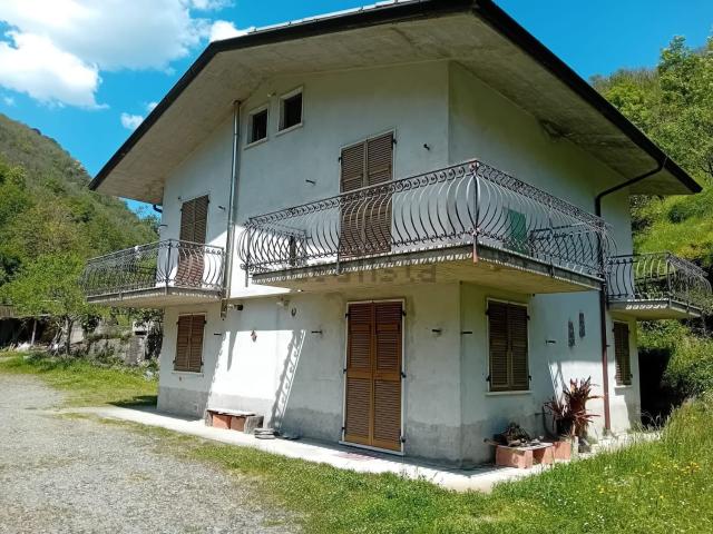 Villetta indipendente in vendita di 220 m² in Località Villecchia