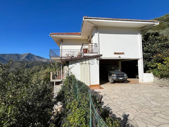 Villetta indipendente in vendita di 220 m² in Località Magauda