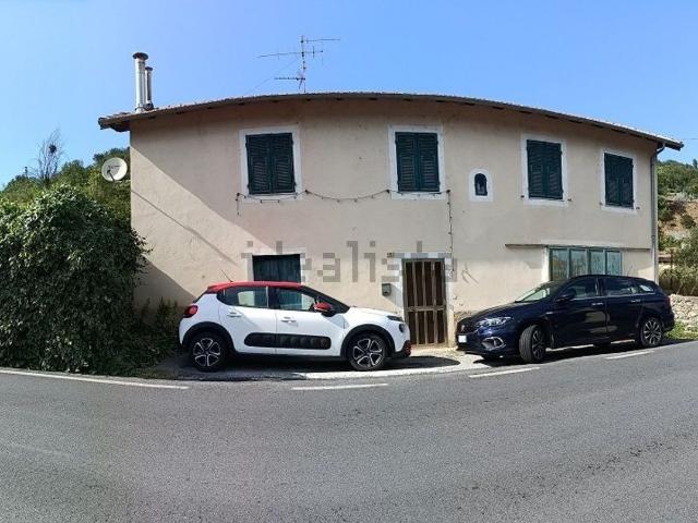 Villetta indipendente in vendita di 220 m² in Strada Borgata Ponterotto