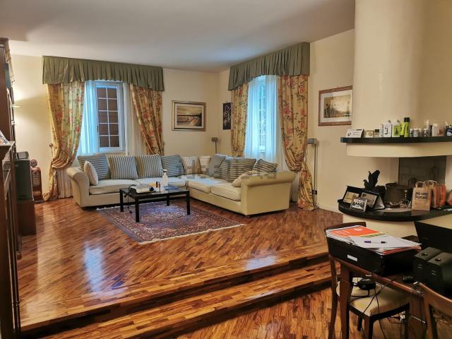 Villetta indipendente in vendita di 220 m² in Strada Ete Vivo, 1