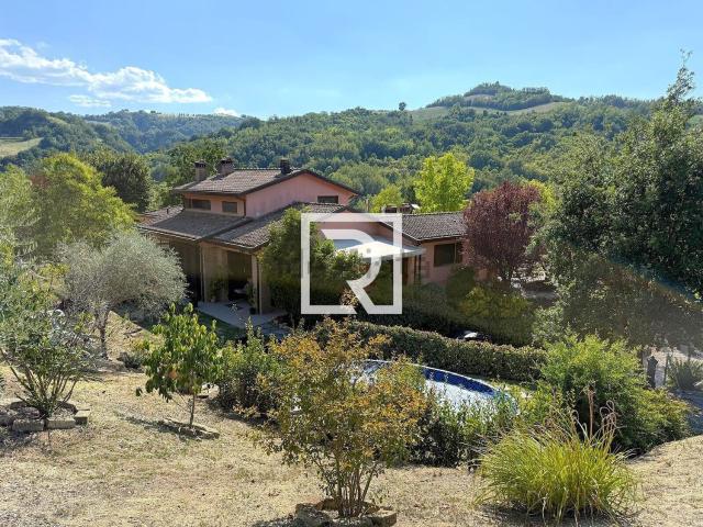 Case e ville in vendita di 220 m² in Strada Meldola Teodorano