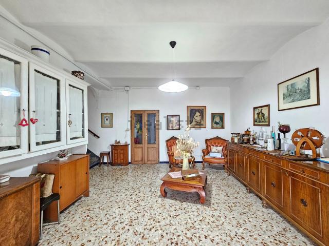 Villetta indipendente in vendita di 220 m² in Strada Senza Nome, 18