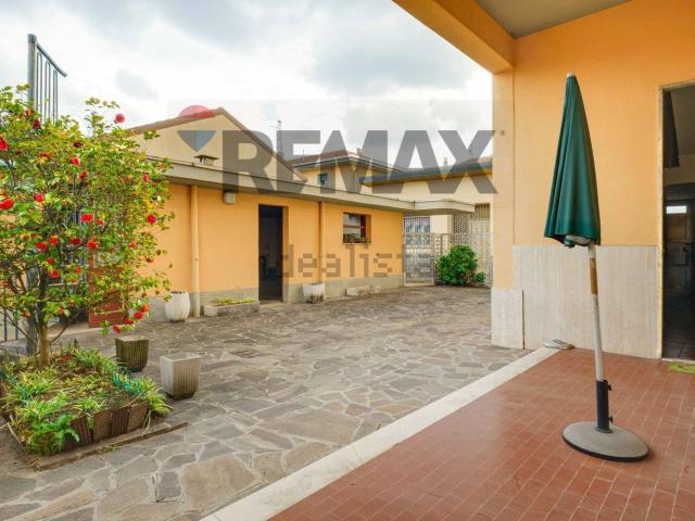 Villetta indipendente in vendita di 221 m² in Via Antonio Benetti, 23