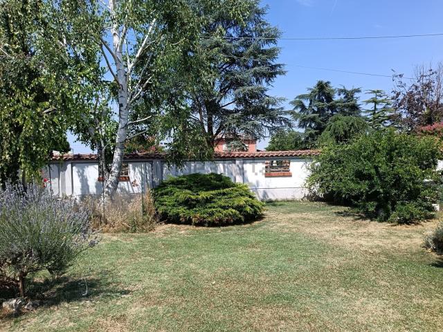 Villetta indipendente in vendita di 221 m² in Via Francesco Mensi, 34