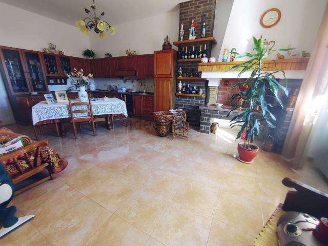 Villetta indipendente in vendita di 221 m² in Via XXV Aprile