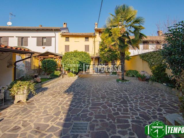 Villetta indipendente in vendita di 221 m² in Vicolo Breva