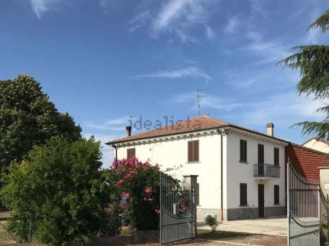 Villetta indipendente in vendita di 221 m² in Frazione San Maurizio, Via Castello 45