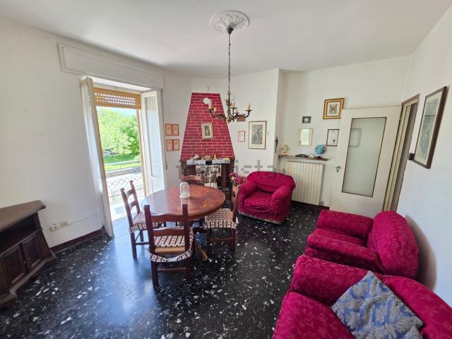 Villetta indipendente in vendita di 221 m² in Strada Vaestano