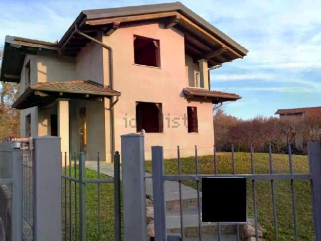 Villetta indipendente in vendita di 222 m² in Via Fornace, 11