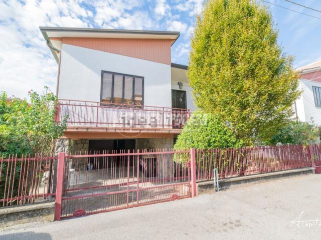 Villetta indipendente in vendita di 222 m² in Via Luigi Boccherini, 6