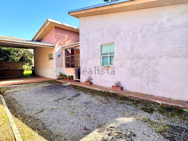 Villetta indipendente in vendita di 222 m² in Via Tirso, 5