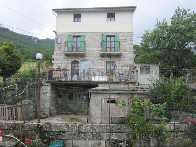 Villetta indipendente in vendita di 222 m² in Contrada Montagna, 18