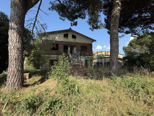 Villetta indipendente in vendita di 222 m² in Frazione Rigutini
