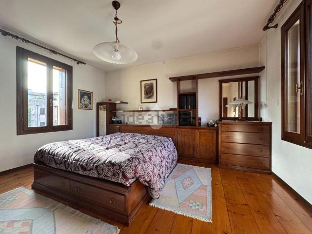 Villetta indipendente in vendita di 223 m² in Via della Cartiera, 6