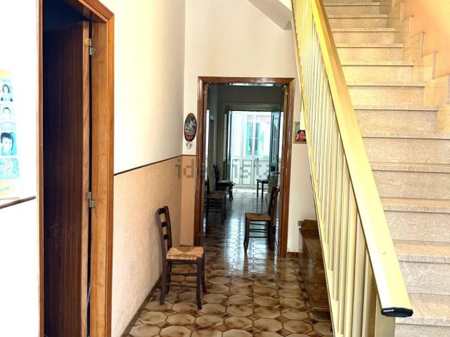 Villetta indipendente in vendita di 223 m² in Via Mariano Pinnone