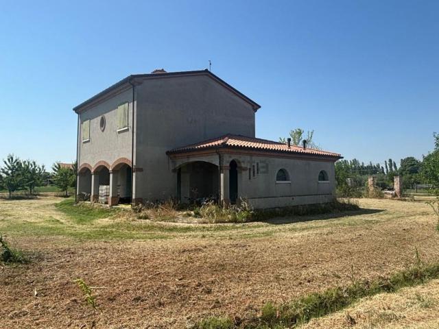 Villetta indipendente in vendita di 223 m² in Via Roncadello