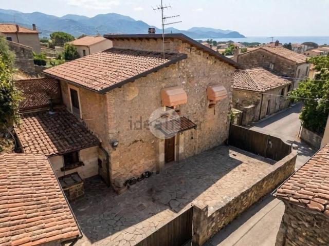 Villetta indipendente in vendita di 223 m² in Via Ugo De Tiberis, 178