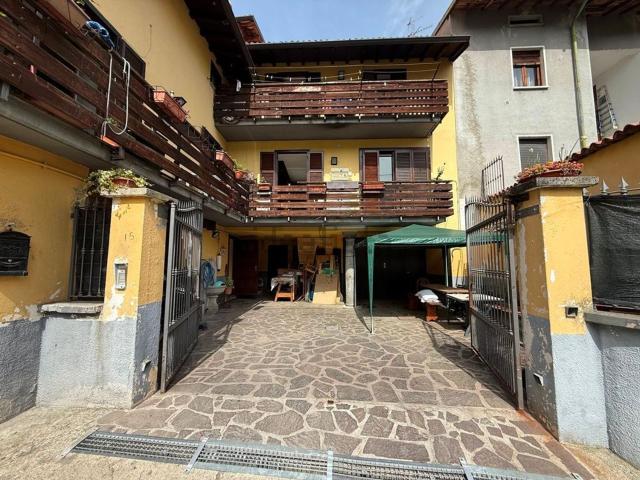 Villetta indipendente in vendita di 224 m² in Via Carlo de Herra, 15