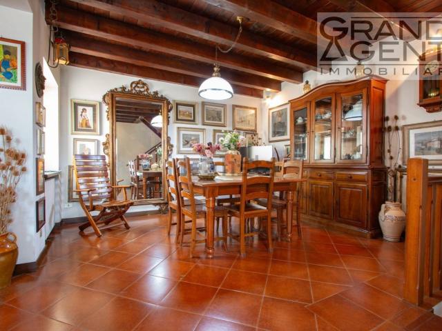 Villetta indipendente in vendita di 224 m² in Via Belvedere, 115