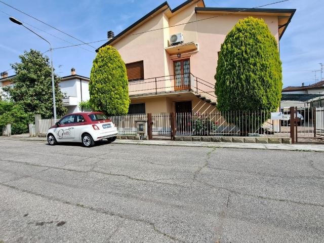 Villetta indipendente in vendita di 224 m² in Via Galli, 6