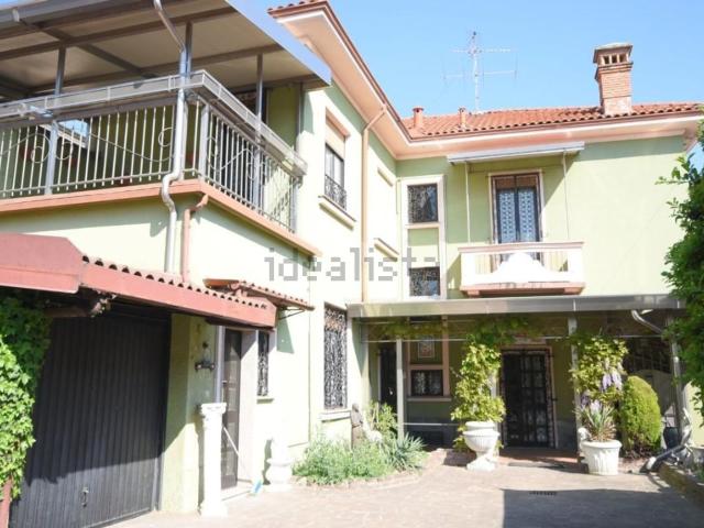 Villetta indipendente in vendita di 224 m² in Via Evangelista Torricelli