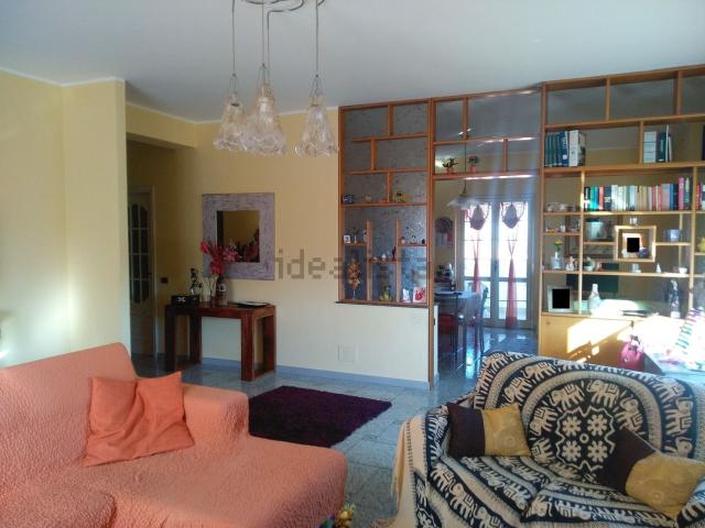 Villetta indipendente in vendita di 224 m² in Viale Fiume Mesima