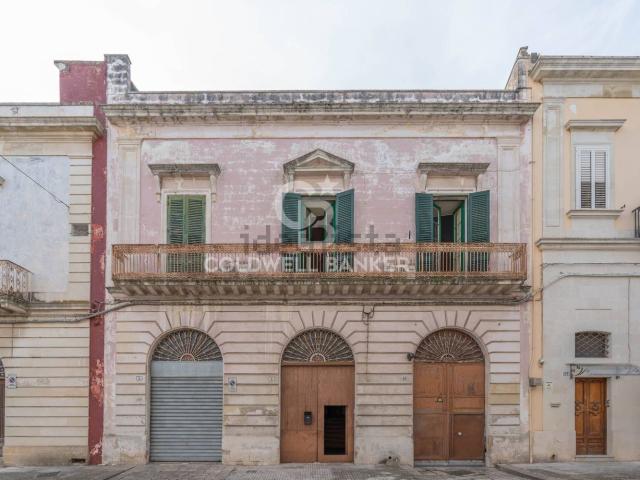Villetta indipendente in vendita di 225 m² in Via Caracciolo, 8