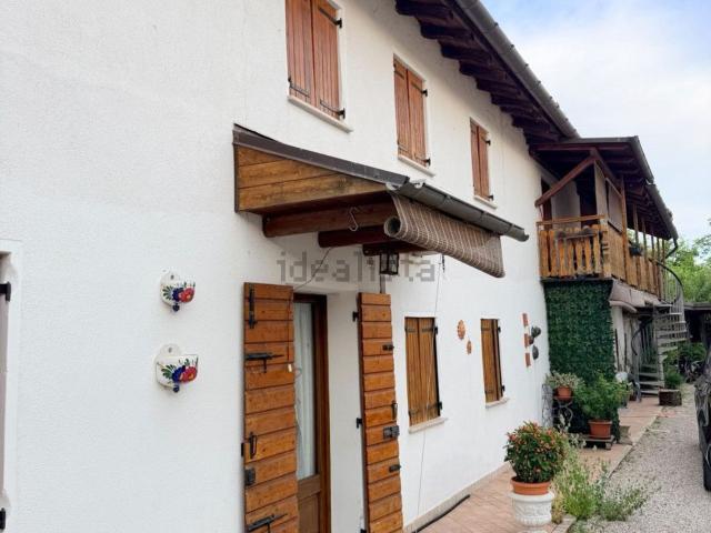 Villetta indipendente in vendita di 225 m² in Via Cusignana Bassa