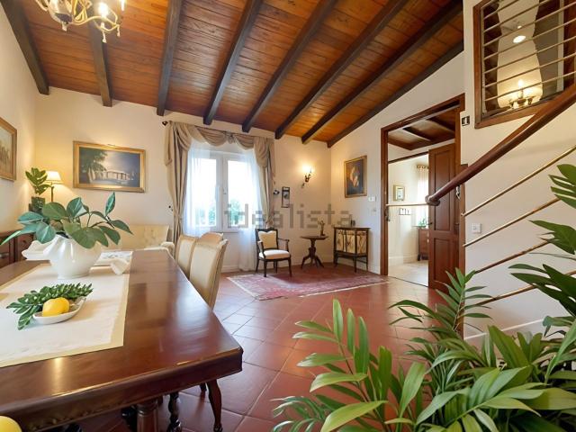 Villetta indipendente in vendita di 225 m² in Via Alcide De Gasperi