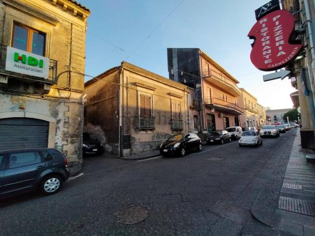 Villetta indipendente in vendita di 225 m² in Via Giuseppe Garibaldi