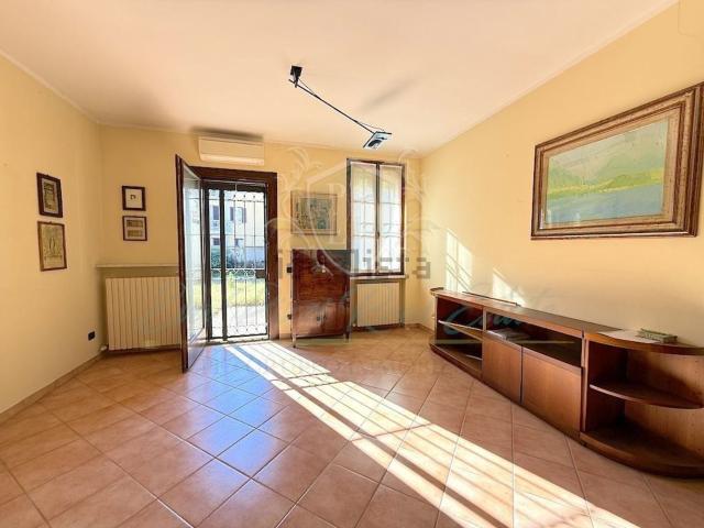 Villetta indipendente in vendita di 225 m² in Via Gramsci