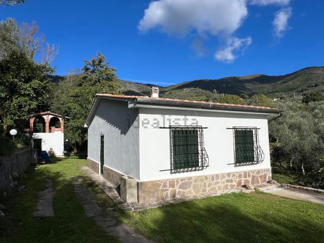 Villetta indipendente in vendita di 225 m² in Via degli Omberaldi