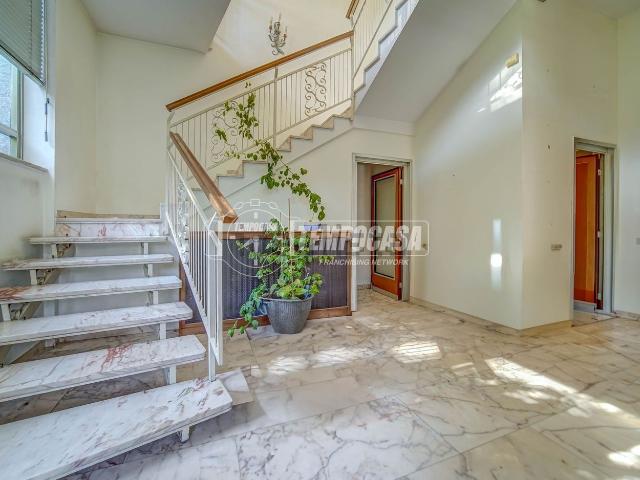 Villetta indipendente in vendita di 225 m² in Via Luigi Maffini