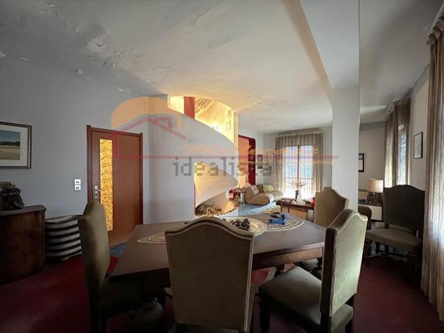Villetta indipendente in vendita di 225 m² in Via Siracusa