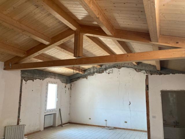 Villetta indipendente in vendita di 225 m² in Via Poletti