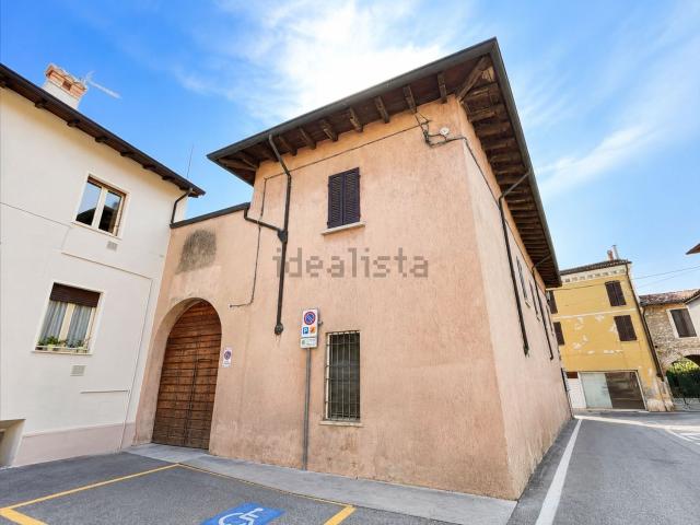 Villetta indipendente in vendita di 225 m² in Via PAROLINI