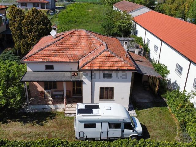 Villetta indipendente in vendita di 225 m² in Via Tiro a Segno