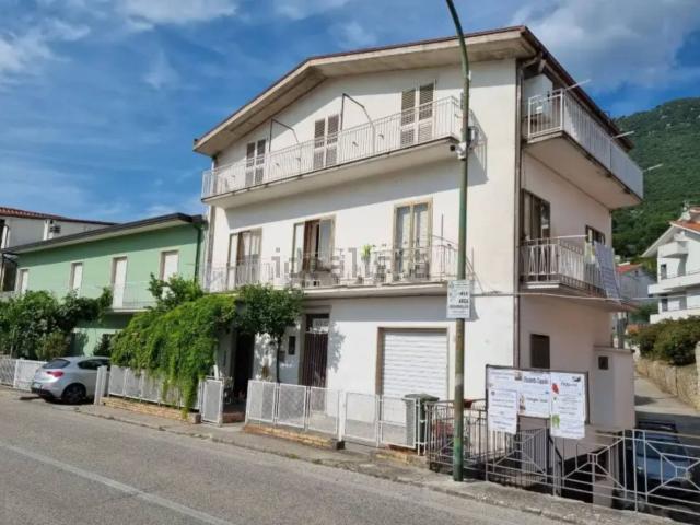 Villetta indipendente in vendita di 225 m² in Viale Salvo d&apos  Acquisto