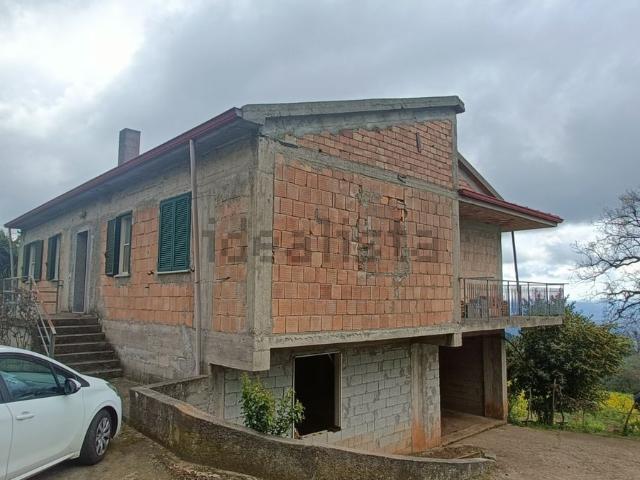 Villetta indipendente in vendita di 225 m² in Contrada Tavano
