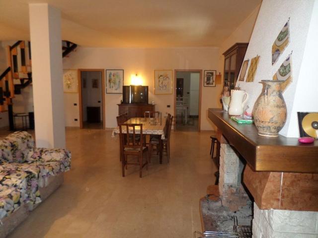 Villetta indipendente in vendita di 225 m² in Contrada Cugno delle Brecce