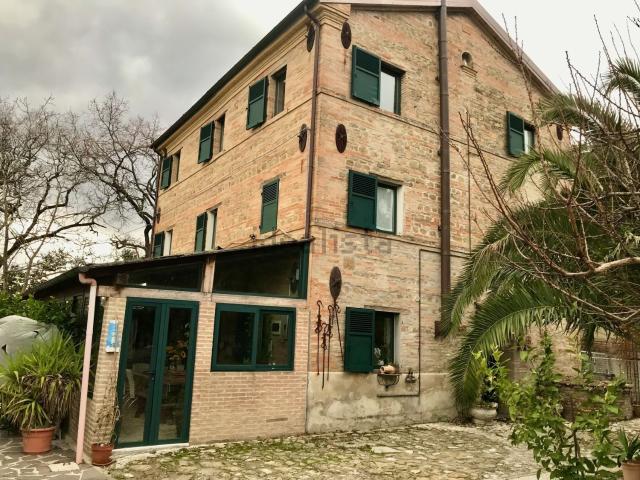 Villetta indipendente in vendita di 225 m² in Strada Fontelepri, 3