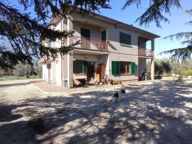 Villetta indipendente in vendita di 225 m² in Strada Provinciale Lubrianese, 13