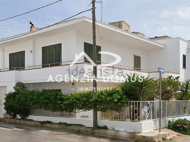 Villetta indipendente in vendita di 226 m² in Via F. Morosini, 16