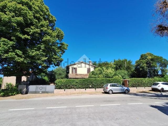 Villetta indipendente in vendita di 226 m² in Via Zampeschi, 1