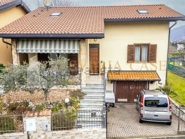 Villetta indipendente in vendita di 227 m²